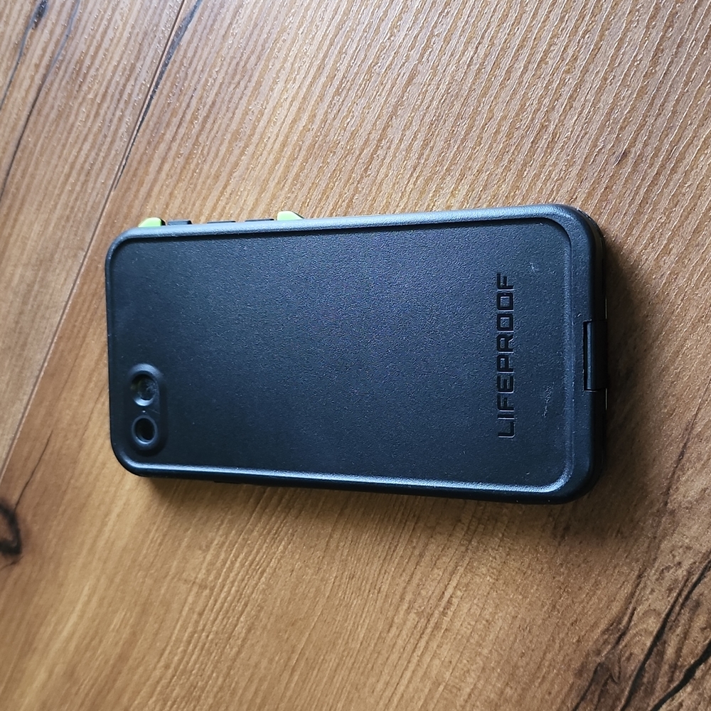 Lifeproof FRE SERIES case for iPhone SE and iPhone 8/7 (not plus)